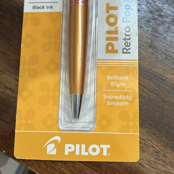 Pilot MR Retro Pop Collection Pen - Picture 3 of 3